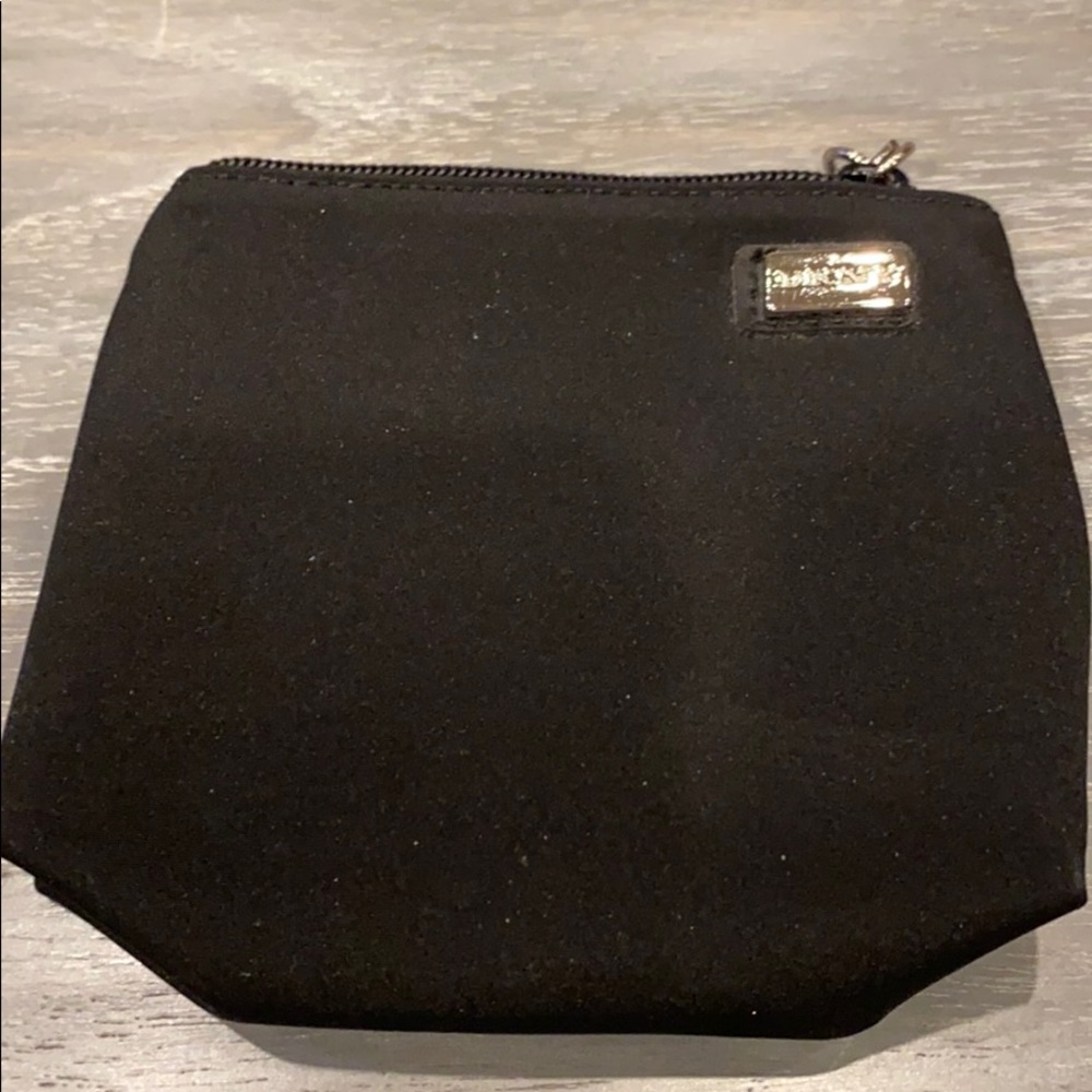 DKNY change case